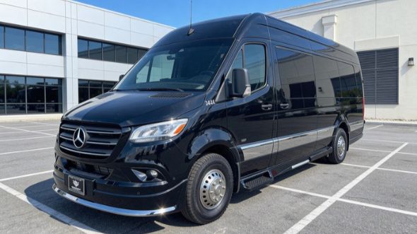 10 passenger sprinter van ventura