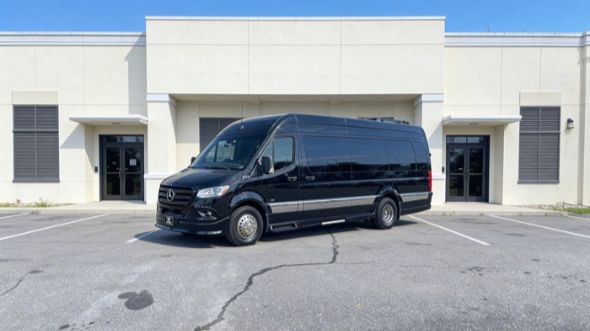 15 passenger sprinter van ventura