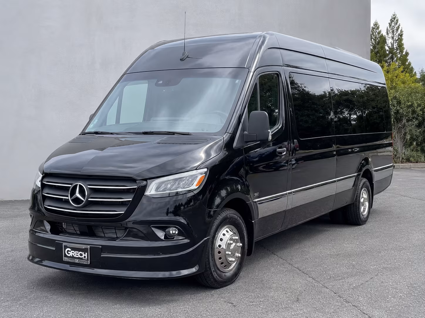 ventura 12 passenger sprinter van
